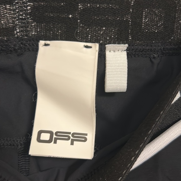 Off White active pants. EUC - Picture 5 of 6